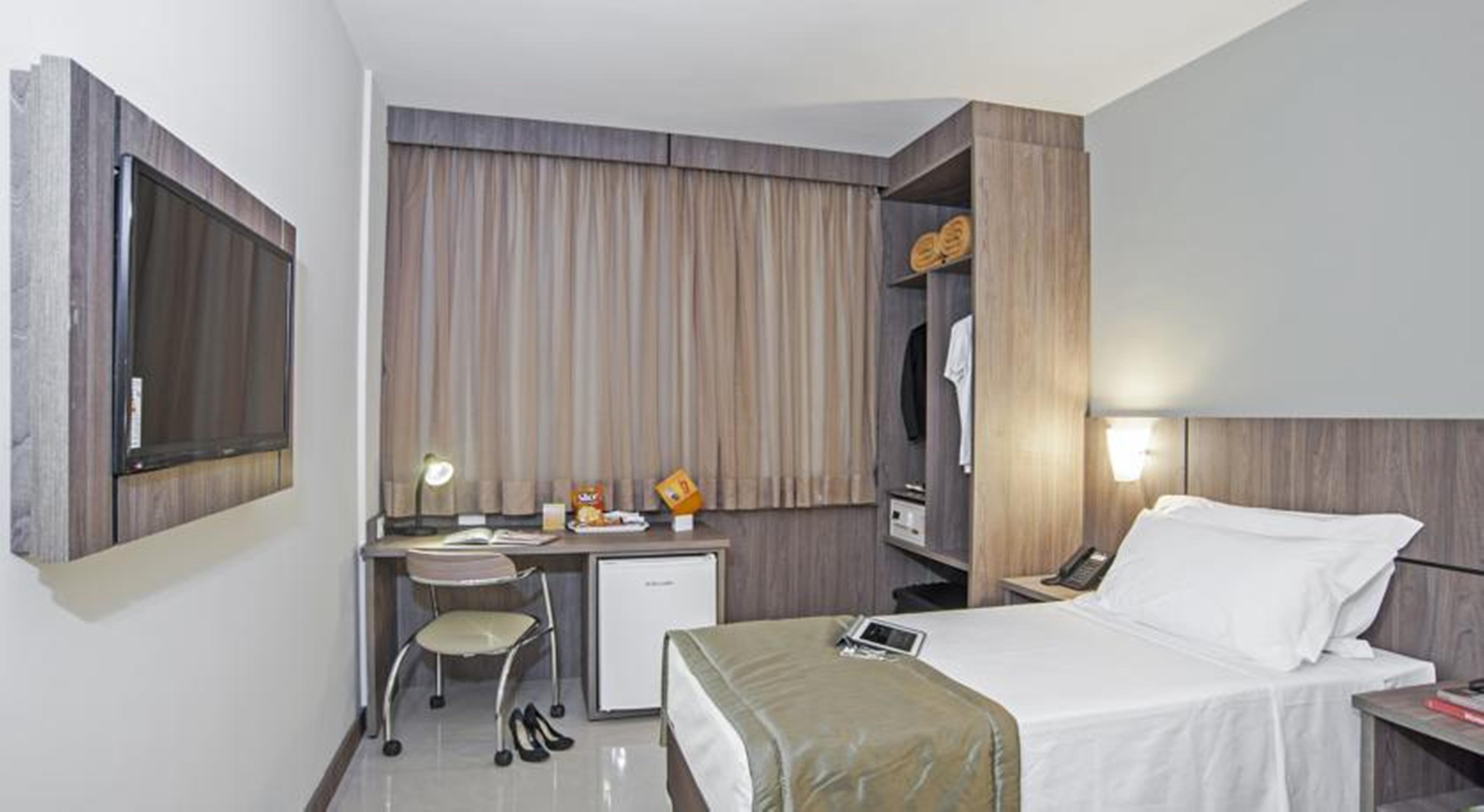 Slim Curitiba Av Das Torres Exterior photo